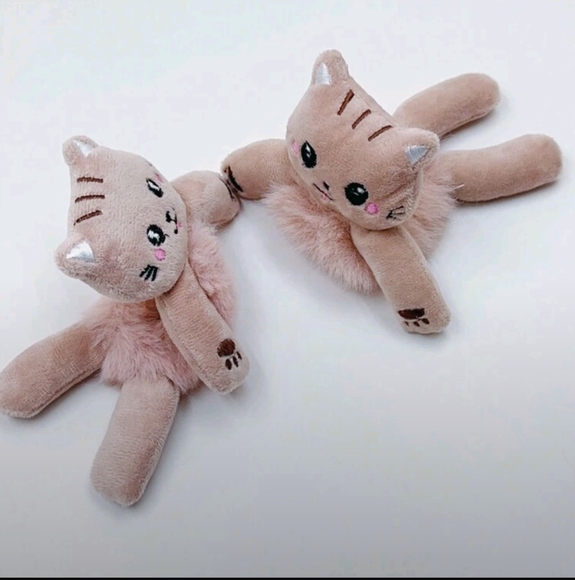 Plush Cat Hair Scrunchy - Picture 5 of 5